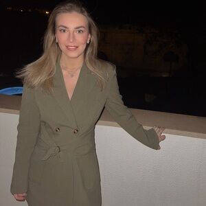 Meet your Posher, Rachel